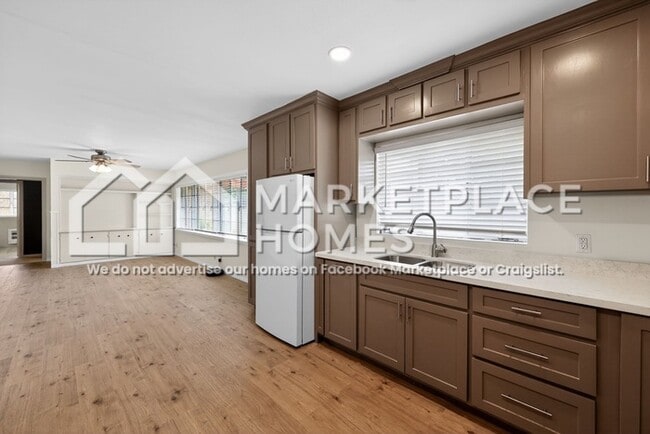 Building Photo - 1209 Harvey St