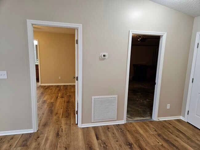 Building Photo - 5411 NW Arrowhead Terrace