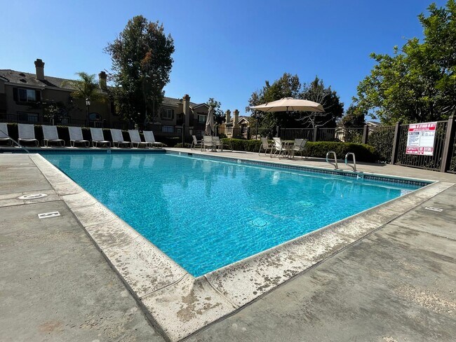 Building Photo - Del Mar Single Family Home- Just in Time for Summer!