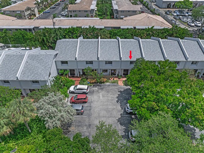 Building Photo - 2108 NE 44th St