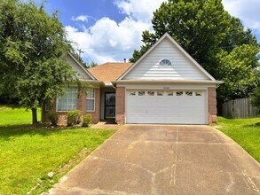 Building Photo - 9040 Pepper Hollow Ct