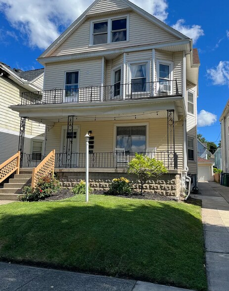 Building Photo - 166 Blaine Ave