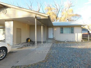 Building Photo - 3252 Villasur Dr