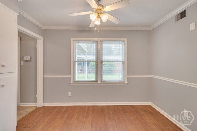 Building Photo - 319 Tanglewood Rd