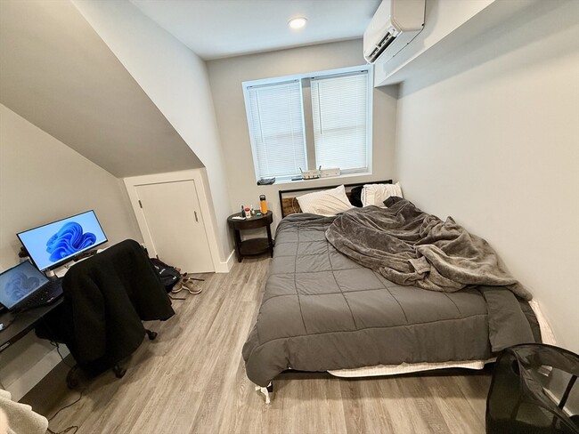 Building Photo - 210 K St