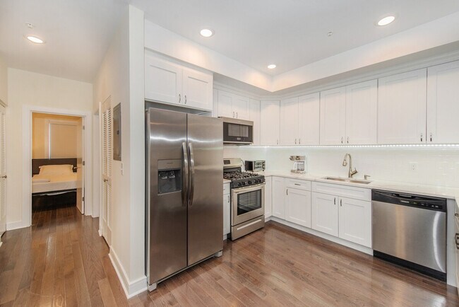 Building Photo - 1610 51st St