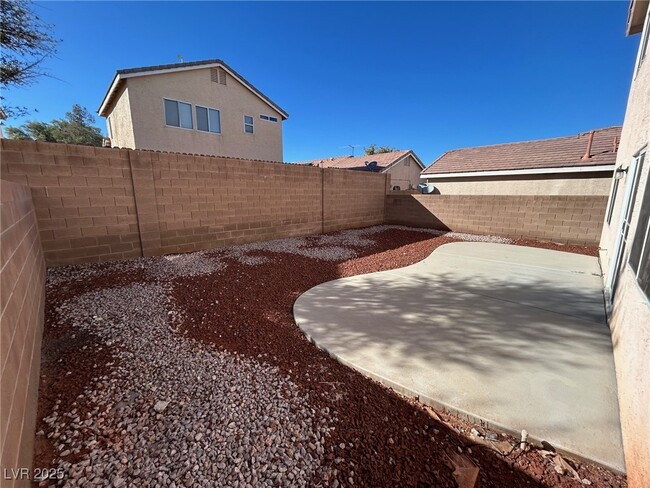 Building Photo - 5325 Clover Blossom Ct