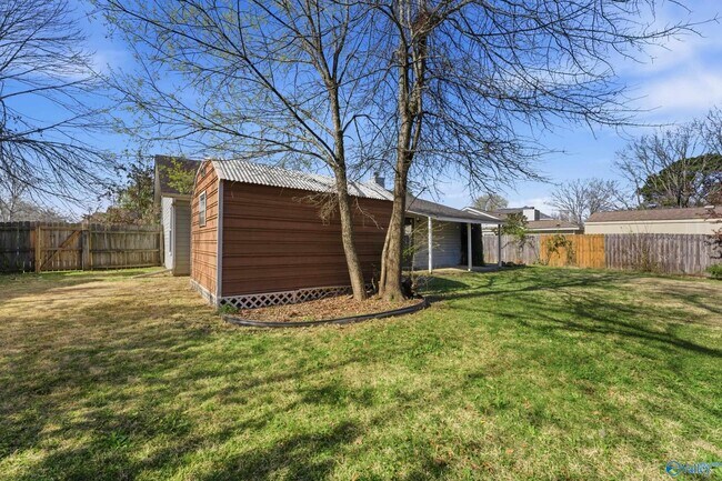 Building Photo - 2504 Reabok Cir SW