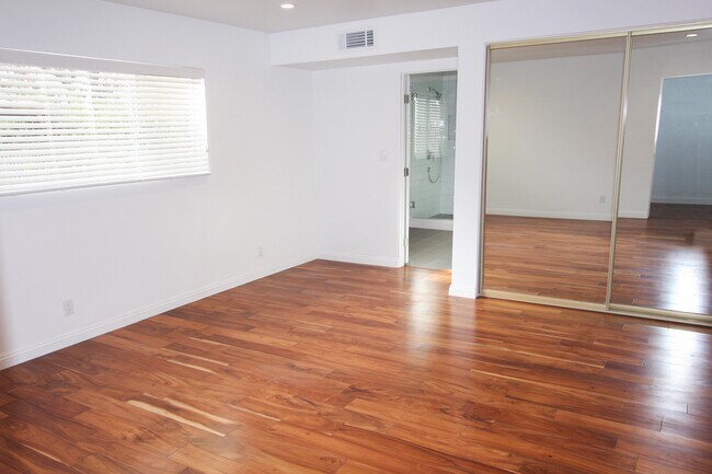 Building Photo - 19756 Collier St