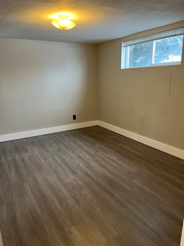 Building Photo - 1288 Greenfield Cir