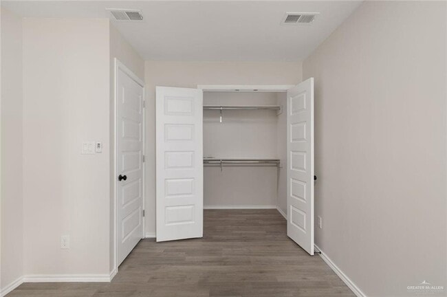 Building Photo - 609 E Interstate Hwy 2