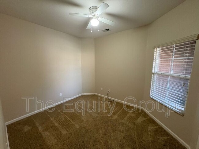 Building Photo - 4911 W Elkhorn Ave