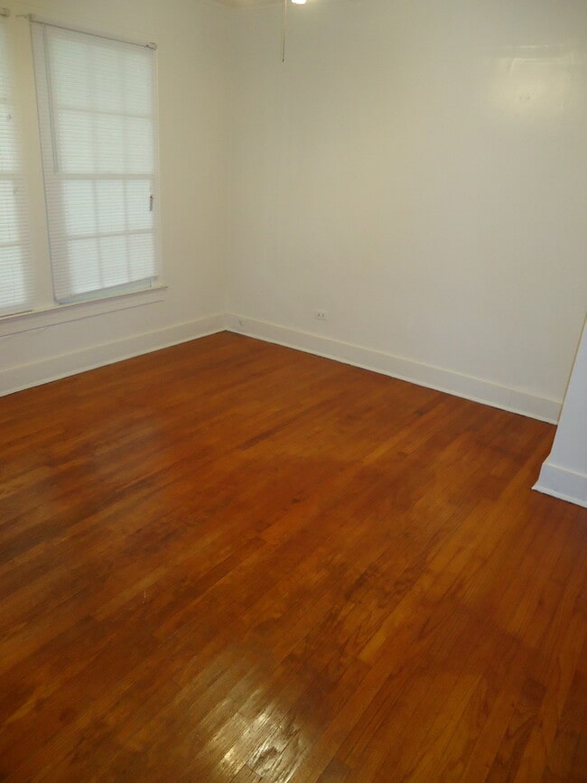 Building Photo - 210 St Michael St