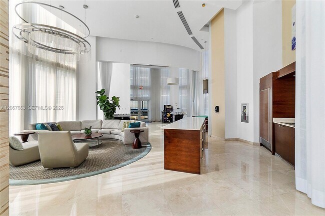 Building Photo - 15811 Collins Ave