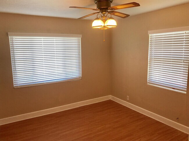 Building Photo - 6295 E Pea Ridge Rd