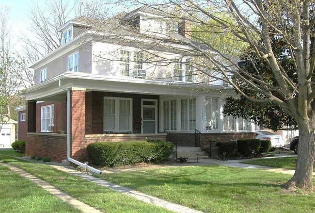 Primary Photo - 1021 Potomac Ave