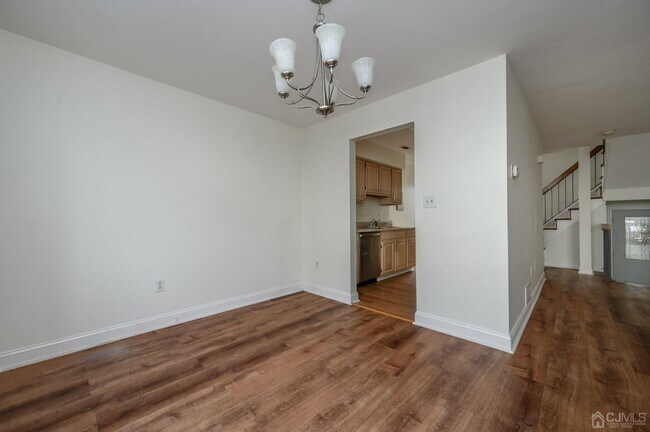 Building Photo - 2902 Madaline Dr