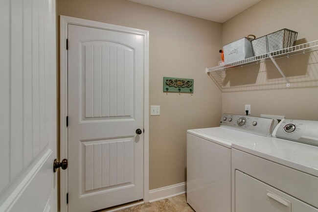 Building Photo - 115 Grassmire Dr