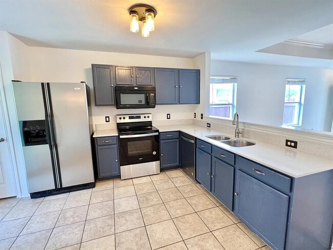 Building Photo - 5648 Brougham Way