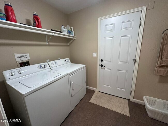 Building Photo - 14016 N Cameo Dr