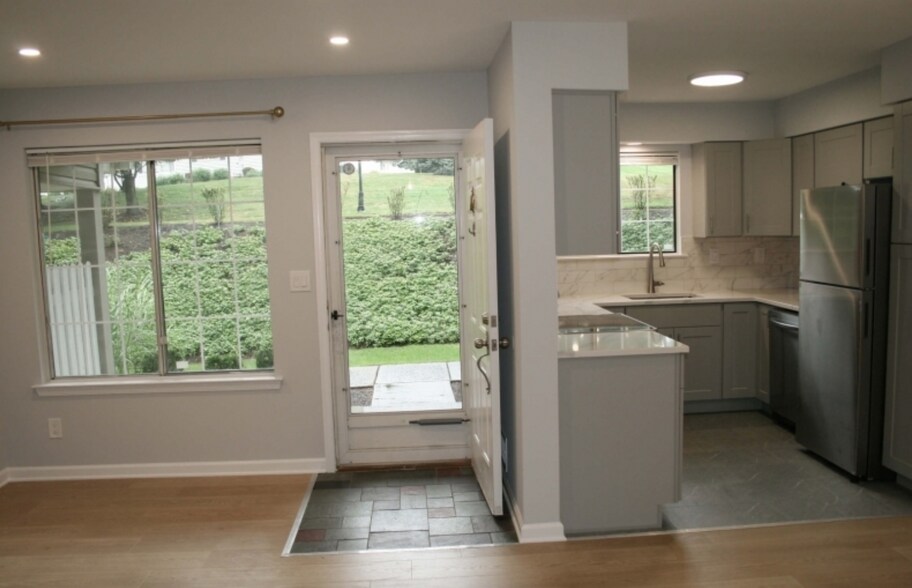 Building Photo - 26 Tory Ct