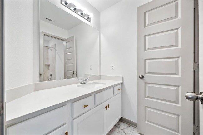 Building Photo - 2122 Mallow Ln