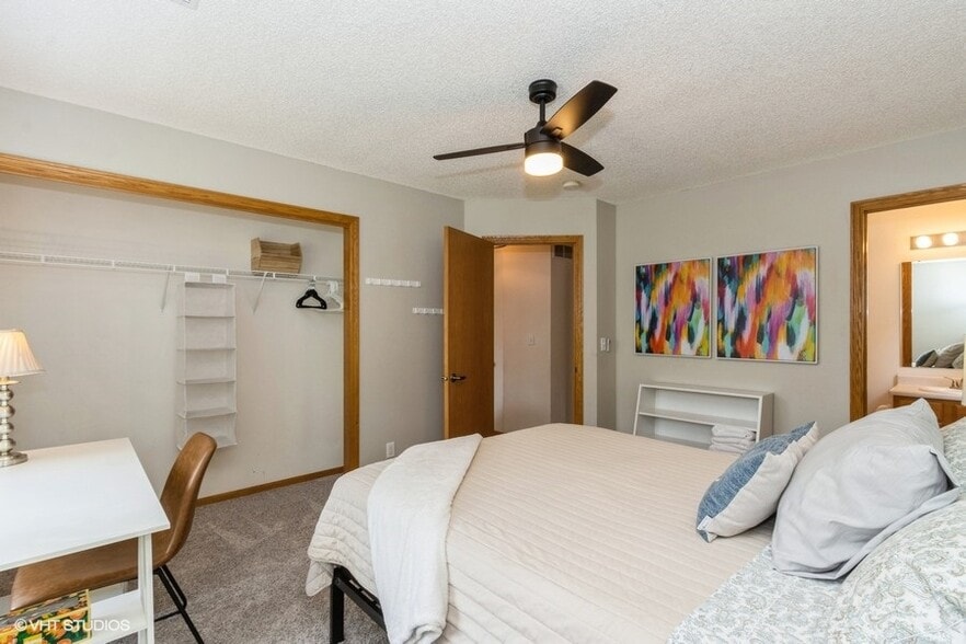 2nd Bedroom - 2762 Irving Ave