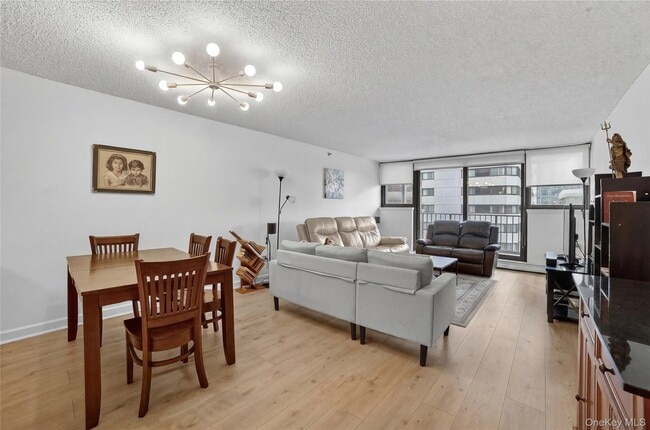 Building Photo - 25 Rockledge Ave