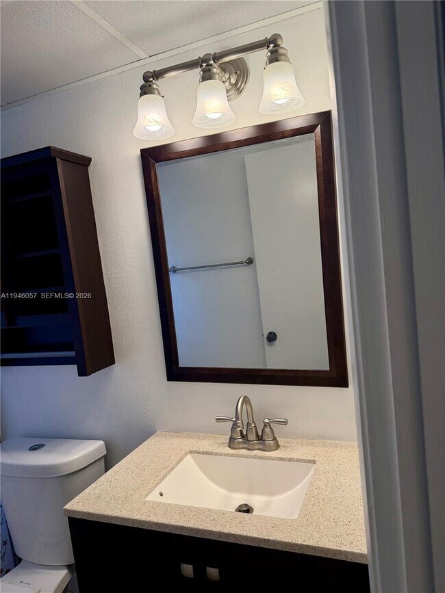 Building Photo - 9920 NW 68th Pl