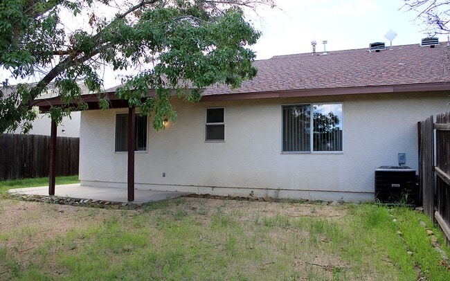 Building Photo - 6181 N Rockland Dr