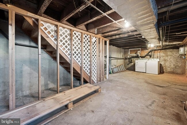 Building Photo - 138 N King St