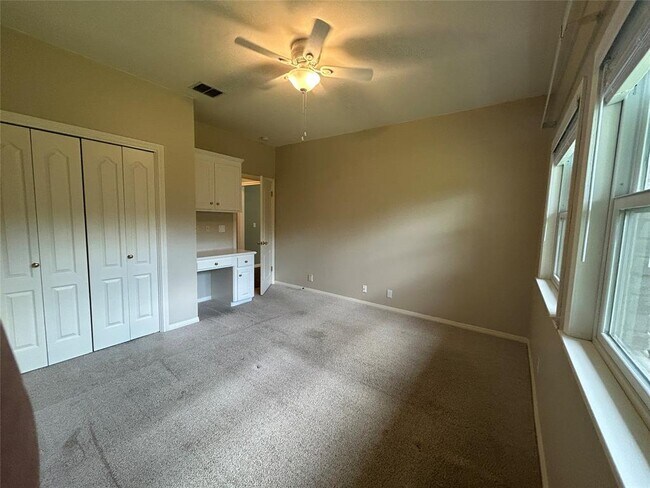 Building Photo - 41 Stillmeadow Dr