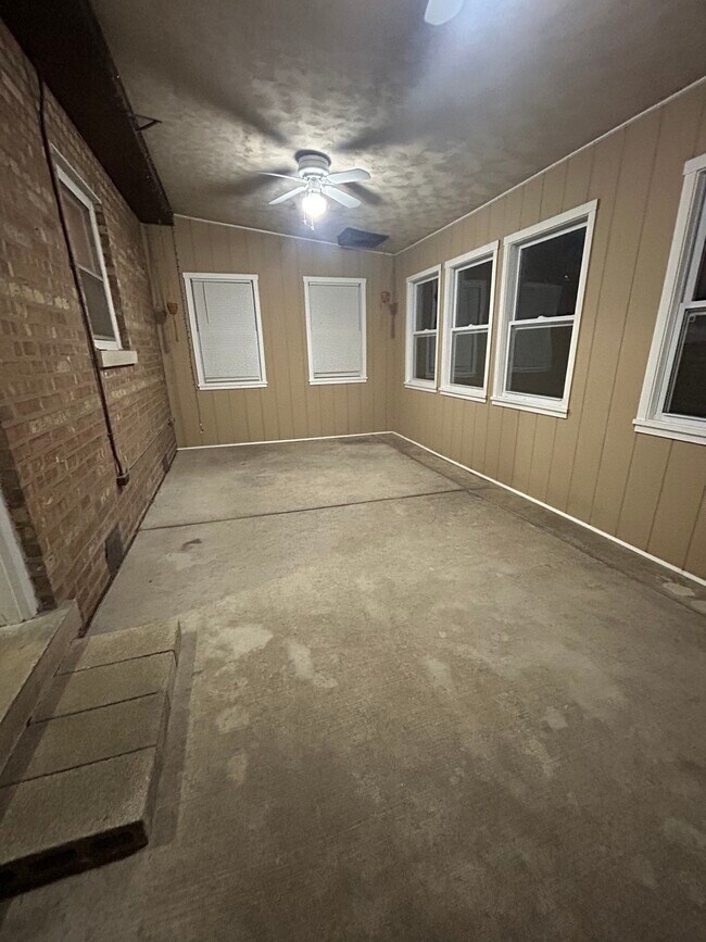 Building Photo - 4347 Custer Ave