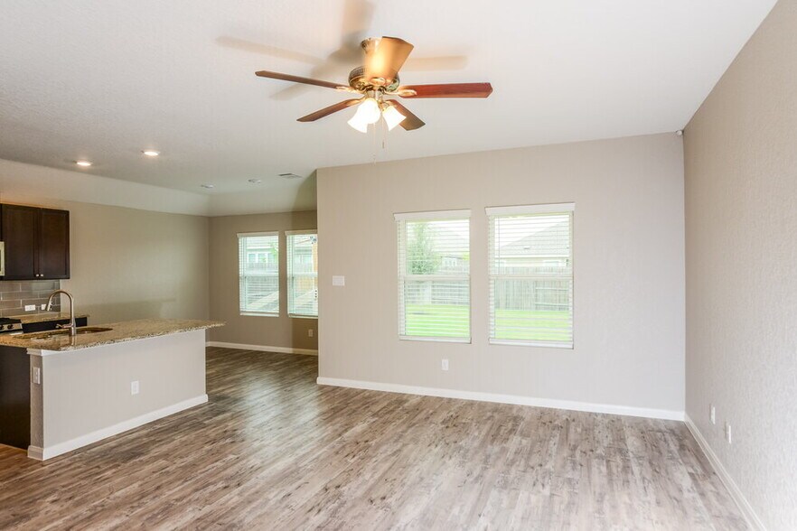 Building Photo - 1036 Raceland Rd