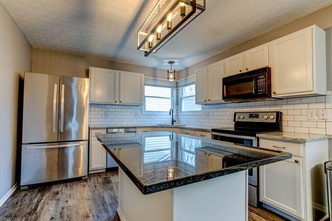 Building Photo - 8573 Olenbrook Dr