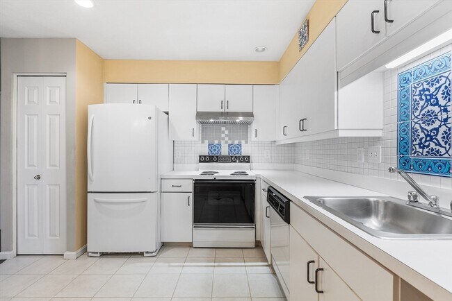 Building Photo - 50 Freedom Hollow