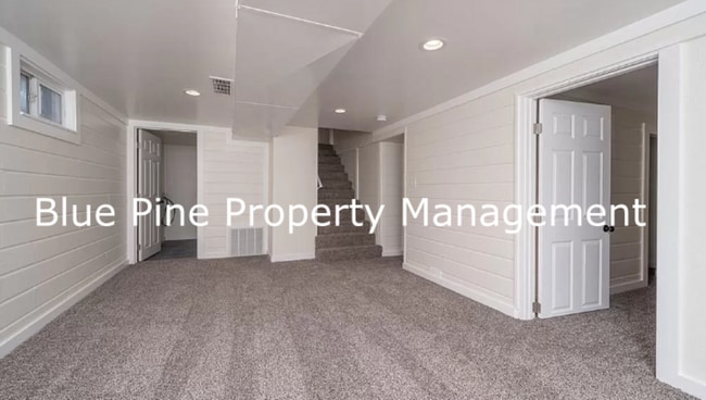 Building Photo - 375 W 18th St