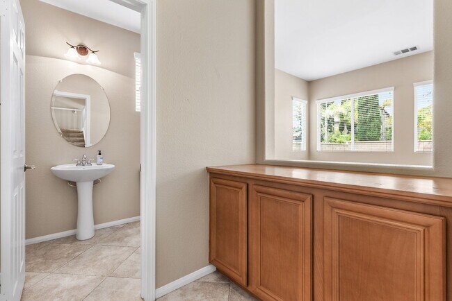 Building Photo - 33822 Temecula Creek Rd
