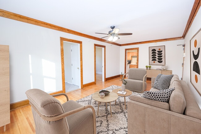 Building Photo - Chatsworth Crossing