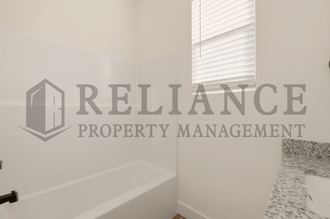 Building Photo - 737 Elmwood St