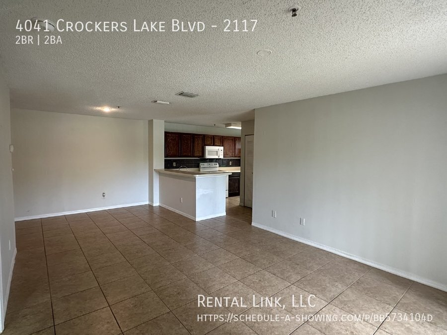 Building Photo - 4041 Crockers Lake Blvd