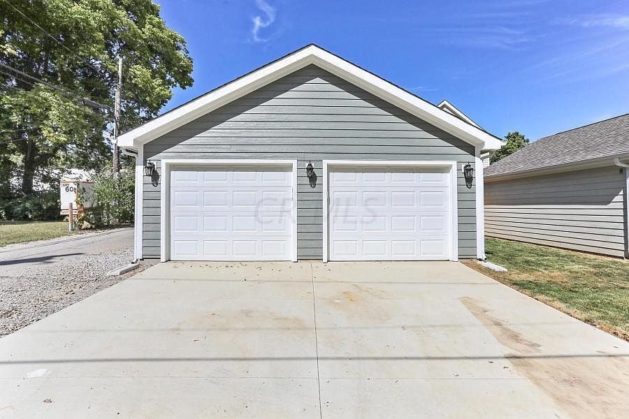 Building Photo - 1513 Oak St