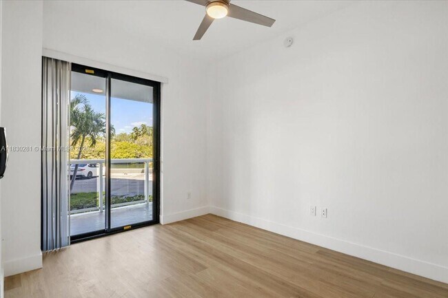 Building Photo - 20505 E Country Club Dr