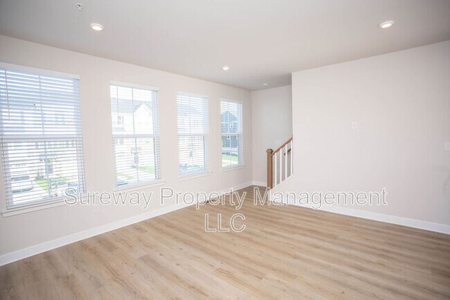 Building Photo - 8 Foxwood Dr
