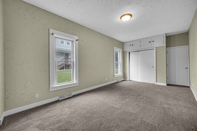 Building Photo - 402 Nicholson St