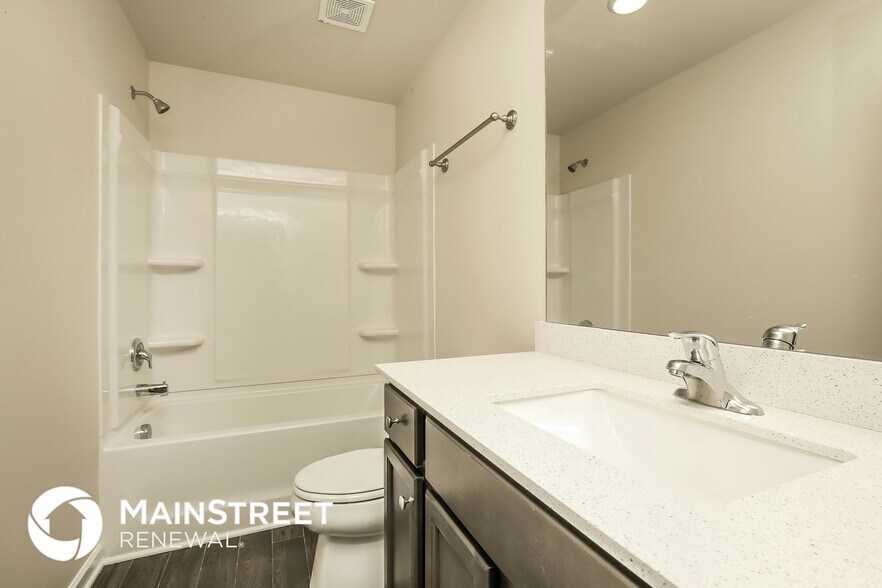 Building Photo - 217 Renwick Dr