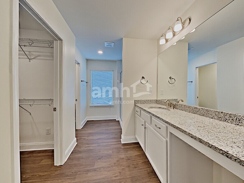 Building Photo - 1006 Merlot Ct