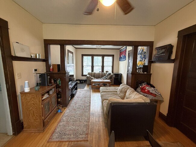 Building Photo - 1325 St James Ct