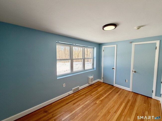 Building Photo - 25 Plymouth Rd