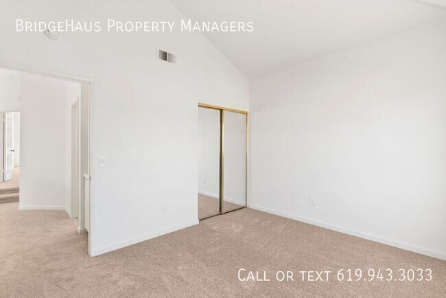 Building Photo - 10998 Corte Playa Barcelona